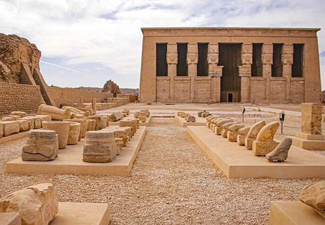 TEMPLO DE HATHUR EN DENDERAH